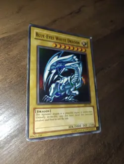 Blue Eyes White Dragon Holographic Ultra Rare Unlimited 1996 Yu-Gi-Oh! Used - Image 4