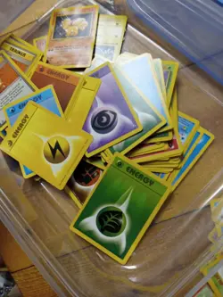Pokemon Card Vintage Lot Base 1999 2000 Base 400 Cards Holo Buying All - Image 4