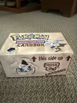1999 Pokemon Aerodactyl Fossil Vintage Cardbox Box- Filled and 1 shadowless card - Image 1