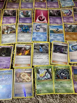 HUGE VINTAGE Pokemon Cards Lot! 100 Cards With Holos - Image 3