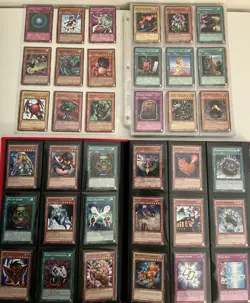 Yugioh Vintage 9 Foil/550 Card Lot Dark Magician Blue-Eyes Red-Eyes 2002 - Image 3