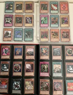 Yugioh Vintage 9 Foil/550 Card Lot Dark Magician Blue-Eyes Red-Eyes 2002 - Image 5