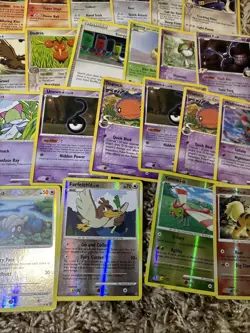 Huge lot of pokemon cards 2000-2009 With Holos. Over 130 Cards - Image 3
