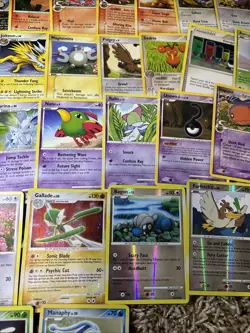 Huge lot of pokemon cards 2000-2009 With Holos. Over 130 Cards - Image 4