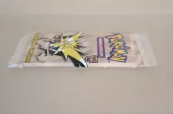 POKEMON FOSSIL BOOSTER PACK ZAPDOS SEALED WOTC 1999 20.66g 1ol - Image 3