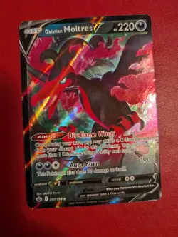 Pokemon Card Galarian Moltres V Chilling Reign Ultra Rare Holo 097/198 Near Mint - Image 1