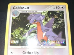 Carte Promo Pokemon Gabite (Carmache) STAFF-Prerelease - Image 2