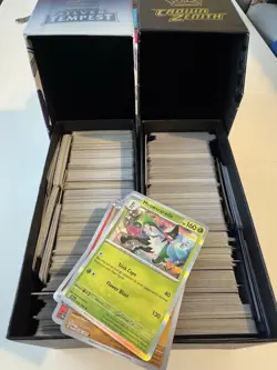 HUGE POKEMON CARD BULK BUNDLE: APPROX 1300 CARDS TOTAL - VINTAGE TO MODERN - Image 1