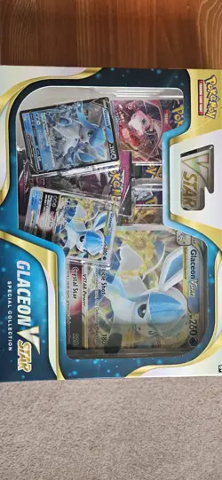 Pokemon TCG Glaceon VSTAR Special Collection Box Sealed - Image 1