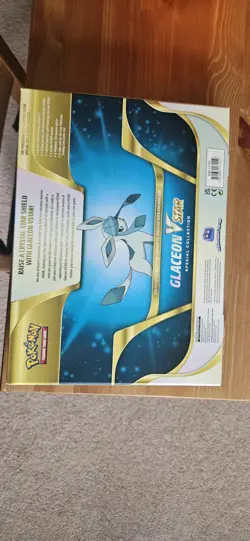 Pokemon TCG Glaceon VSTAR Special Collection Box Sealed - Image 3