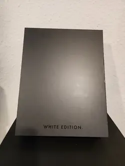 Vault X White Edition 4-Pocket Exo-Tec Zip Binder - 160 Cards - New - Image 2