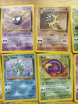1999 Fossil Common/Uncommon Set X 27 Pokemon Cards One Duplicate - Image 3