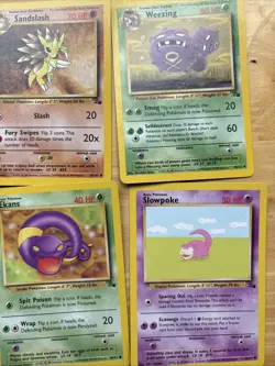 1999 Fossil Common/Uncommon Set X 27 Pokemon Cards One Duplicate - Image 4
