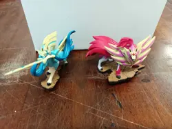Shiny Zamazenta & Shiny Zacian Figures Premium Collection SET - Pokemon - Image 1