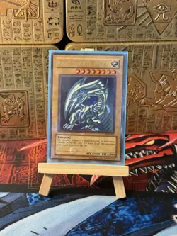 Yu-Gi-Oh! TCG Blue-Eyes White Dragon SDK-001 Ultra Rare Unlimited LP - Image 1