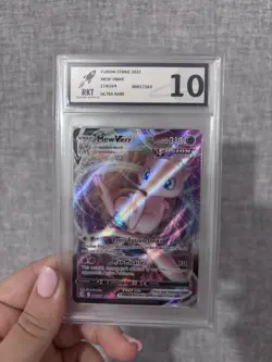 RKT 10 Mew VMAX 114/264 Fusion Strike 2021 Ultra Rare Pokemon Card - Image 1