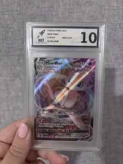 RKT 10 Mew VMAX 114/264 Fusion Strike 2021 Ultra Rare Pokemon Card - Image 3