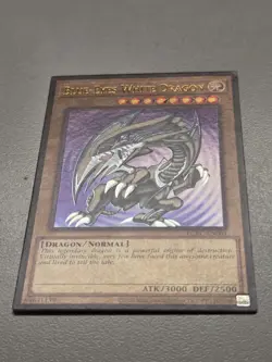 Blue-Eyes White Dragon LCKC-EN001 (Version 2) Holo Foil Bleed Yugioh SDK Art NM - Image 5