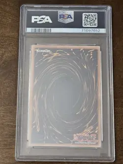 Yu-Gi-Oh 2002 - Blue-Eyes White Dragon SDK-001 - Ultra Rare - PSA 8 (Unlimited) - Image 2