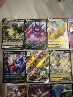 Pokemon TCG VMAX + V Lot 20 Cards Total - Image 2