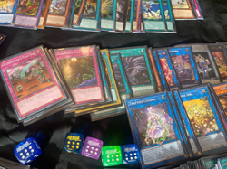 YuGiOh card lot of over 900 cards - nice mix - Image 4