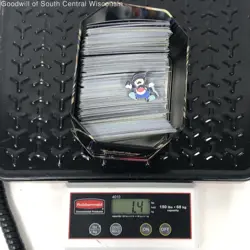 Over 1lb of Holo Uncommon Pokemon Cards w/Pin! - Image 3