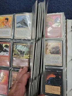 LARGE MAGIC THE GATHERING CARDS COLLECTION OLD MTG CARDS BINDERS AND BOXES - Image 3