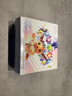 POKEMON PRISMATISCHE ENTWICKLUNGEN TOP TRAINER BOX TCG SEALED OVP DE ETB - Image 1