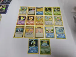 Lot Of 17 Vintage Base Set Wotc Pokemon Cards Venusaur Gyarados - Image 1