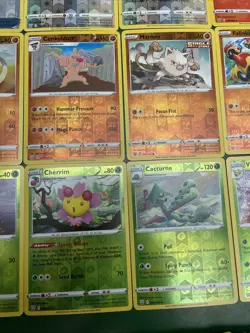 Pokemon Sword & Shield Battle Styles - Bulk lot of Over 200 Cards W/ Rares Holos - Image 3