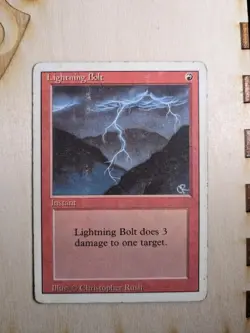 MTG - Lightning Bolt - Revised - Common - Red - Instant - Classic - MP Condiiton - Image 1