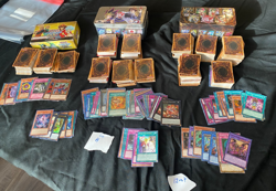 YuGiOh card lot of over 1100+ cards - nice mix - Image 1