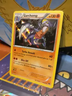 Garchomp #70/122 XY BREAKPoint Pokemon Holo Rare Card 2016 Great Artwork 🐉🔥 - Image 3