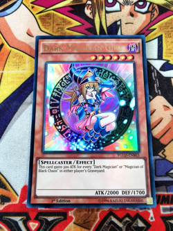 Dark Magician Girl ygld-enb03 1st Edition (NM+) Ultra Rare Yu-Gi-Oh! - Image 1