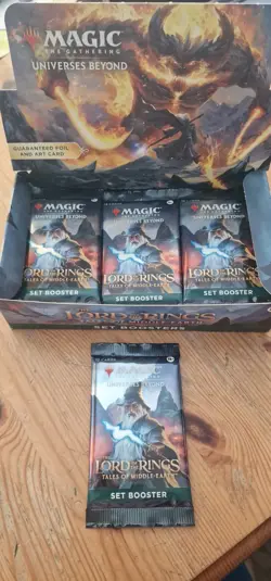 1 x Booster Pack ~ The Lord of the Rings ~ Magic MTG Sealed - Image 1
