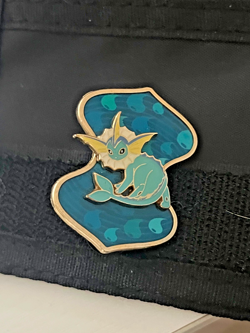 Lot of 3 VMAX Official Pokemon TCG Enamel Pins-Flareon, Vaporeon, Jolteon - Image 4