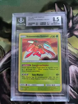 Schimmerndes Genesect 9/73 Schimmernde Legenden Deutsch NM Pokemon BGS 8,5 PSA - Image 2