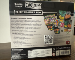 Evolving Skies ETB Elite Trainer Box [Flareon/Jolteon/Umbreon/Leafeon] SEALED - Image 2