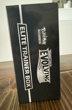 Evolving Skies ETB Elite Trainer Box [Flareon/Jolteon/Umbreon/Leafeon] SEALED - Image 3