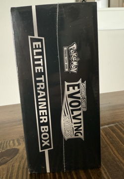 Evolving Skies ETB Elite Trainer Box [Flareon/Jolteon/Umbreon/Leafeon] SEALED - Image 5