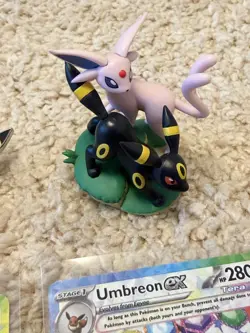 Pokemon Prismatic Evolutions Umbreon / Espeon Premium Figure Collection Promo ✅ - Image 2