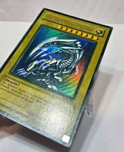 Blue-Eyes White Dragon SDK-001 Ultra Rare Unlimited FADED & WAVY Yugioh 5962 - Image 2