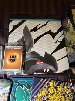 Massive 1000+ Card Lot! Exs, Over 150 Holos, BW Poster, Dice And More! 🔥 - Image 3