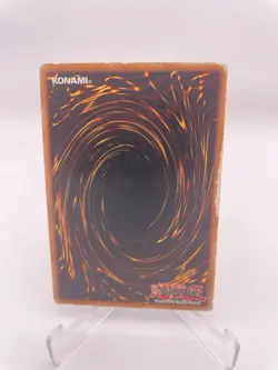 Dark Magician SDY-006 - Yu-Gi-Oh! Starter Deck Yugi Ultra Rare Holo Damaged - Image 2