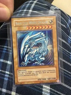 (3) Blue-Eyes White Dragon DDS-001 - Image 3