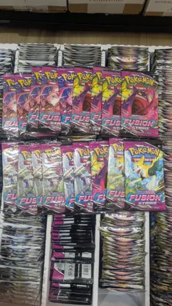 Fusion Strike Booster Packs x18 Pokemon TCG Sword & Shield Brand New - Image 1