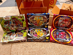 Pokemon TCG: Pikachu V Box (2x), Hoopa V Box (2x), Kleavor VSTAR Box (2x) - Image 2