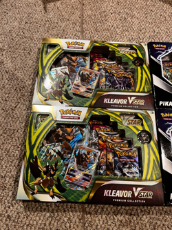 Pokemon TCG: Pikachu V Box (2x), Hoopa V Box (2x), Kleavor VSTAR Box (2x) - Image 5