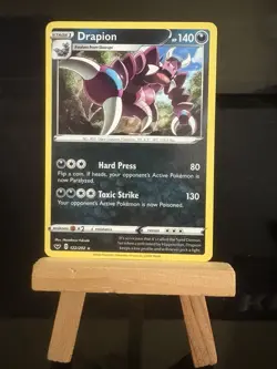 DRAPION - 122/202 Sword And Shield Base NM - Regular Rare - Pokemon TCG Card - Image 1