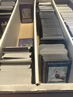 1000 YUGIOH RANDOM BULK CARD COLLECTION LOT WITH 100 HOLO FOILS & RARES! - Image 1